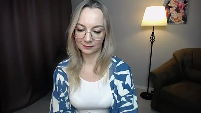 Ava_Elior's cam snapshot