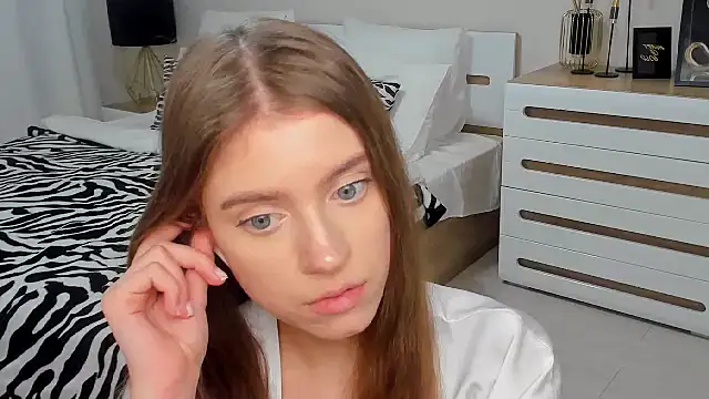 Erica_Kiss's cam snapshot