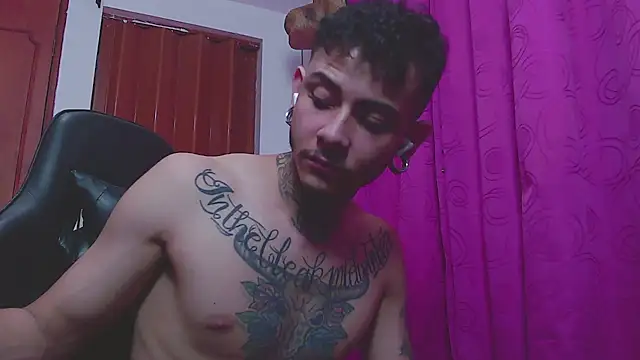 Ceder-Calistenes live sex cam