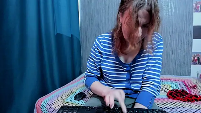 pa1e_pr1ncess's cam snapshot