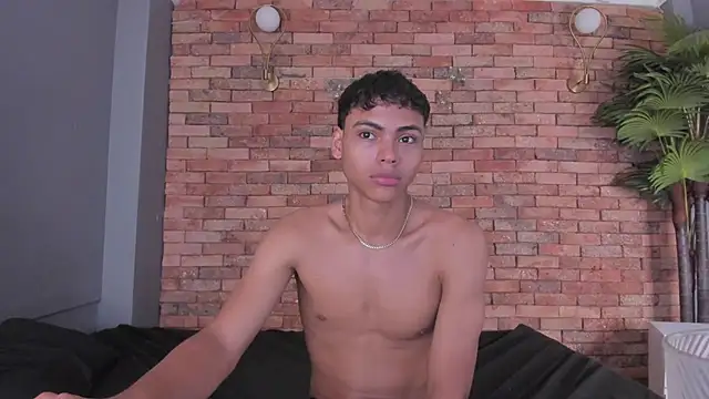 adam_piarse01 live sex cam