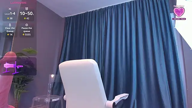 LaurynCopper live sex cam