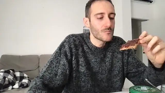 LukaShyGuy live sex cam