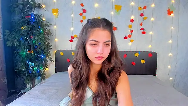 Milana_Crystal_ live sex cam