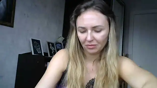 AngelinaLove28 live sex cam