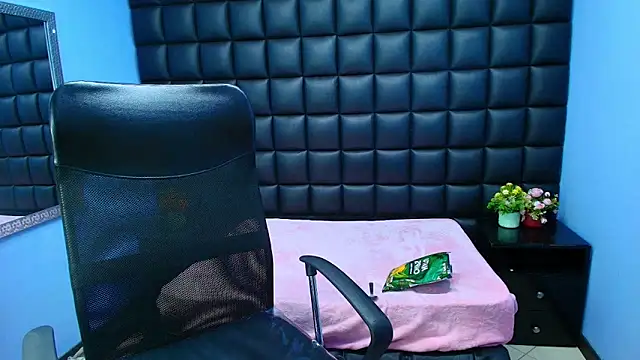 CharlotteStuart's cam snapshot