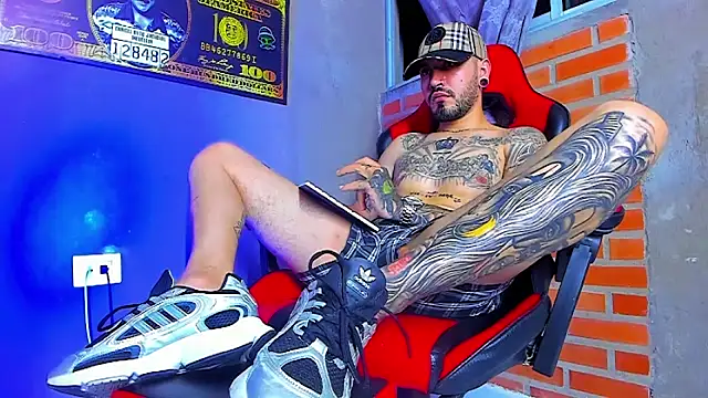 tattooedsmoker777 live sex cam