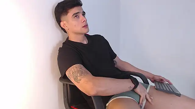 adam_levis17 live sex cam