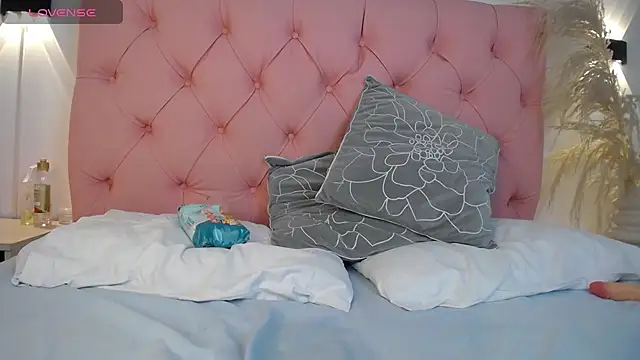 victoria_243 live sex cam