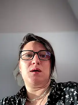 ZhenjaPoledance live sex cam