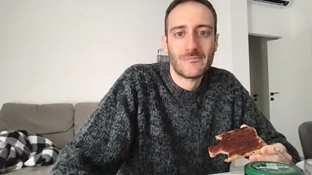 LukaShyGuy live sex cam