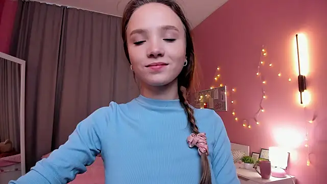 Adria_Arjona live sex cam