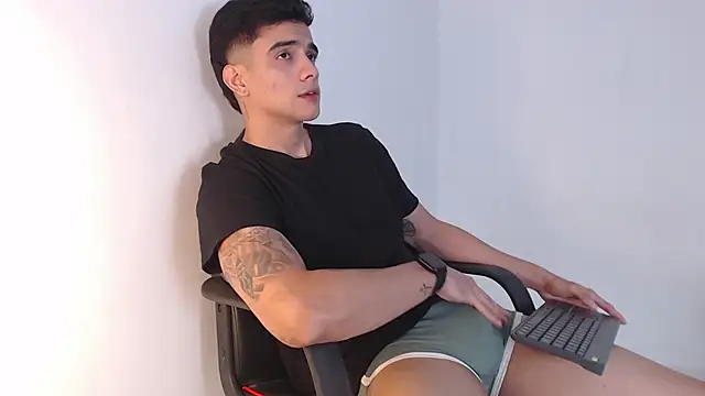 adam_levis17 live sex cam