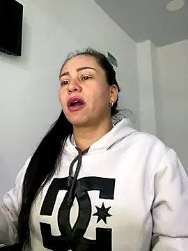 HealingHoney's cam snapshot