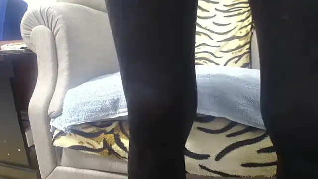 Web_Lady's cam snapshot