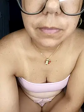 MilfTentasion's web cam