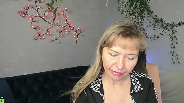 Carla_Vogue's cam snapshot