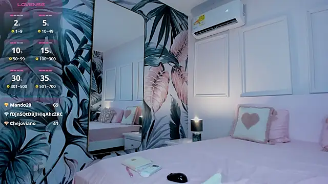 Ramona_Flower live sex cam