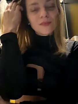 ValenciaShock live sex cam