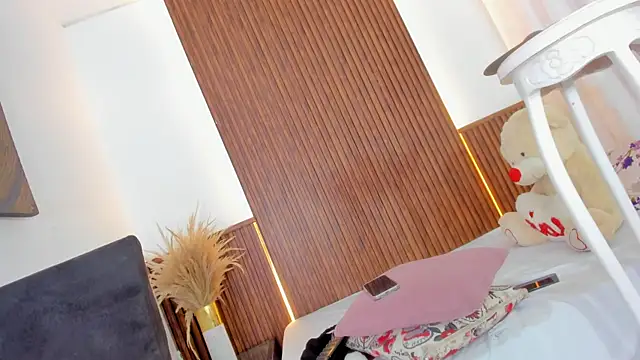 BunnyHotsx live sex cam