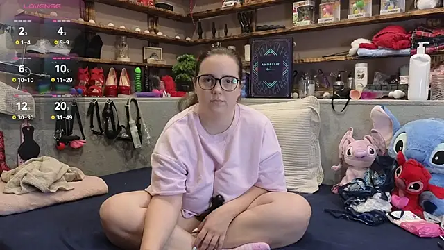 Kimberly-Caprice live sex cam