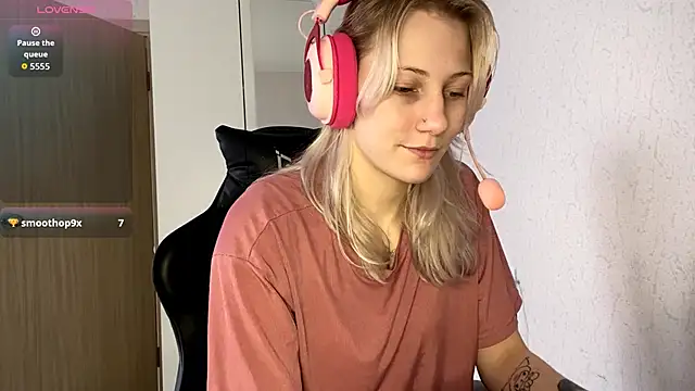 FoxySable's cam snapshot