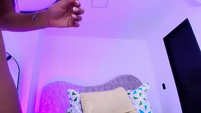 naomi_kyse live sex cam