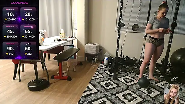 Blondiewithanass live sex cam