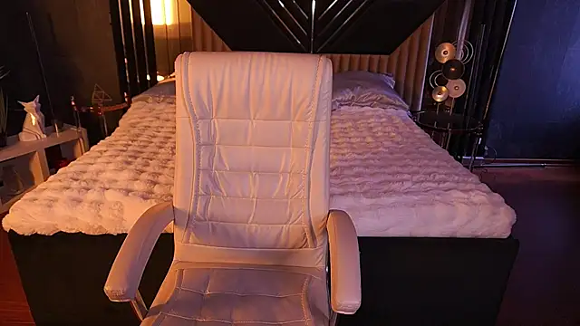 LiliyaMoon live sex cam