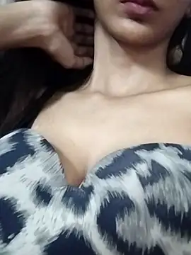 Aaliya_BigBoobs_1's cam snapshot