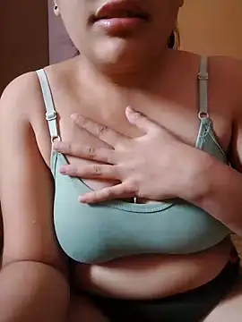 Tanvi_02's cam snapshot