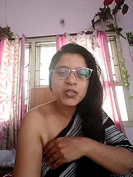 thanusi_2's cam snapshot