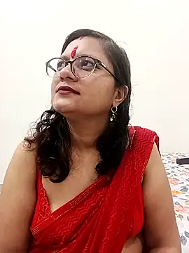 Mahira_sharma01's cam snapshot