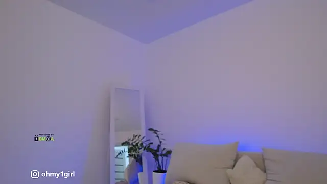 Fallinlove1 live sex cam