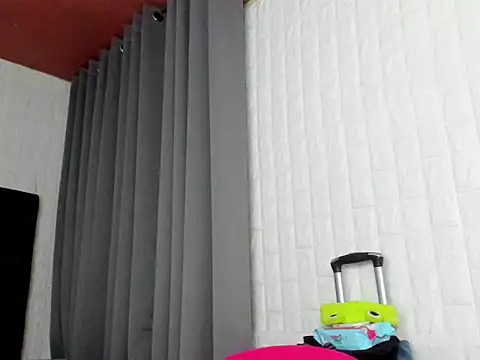 hottycrishina live sex cam