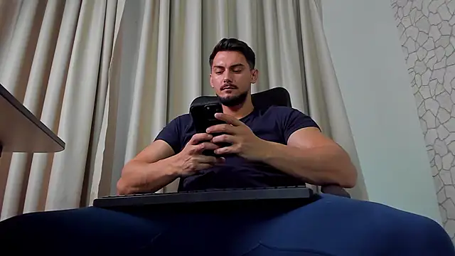 ClintMasters live sex cam