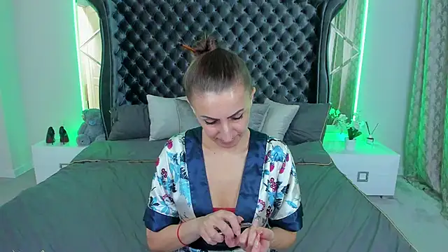 Rebecca_Diamond's cam snapshot