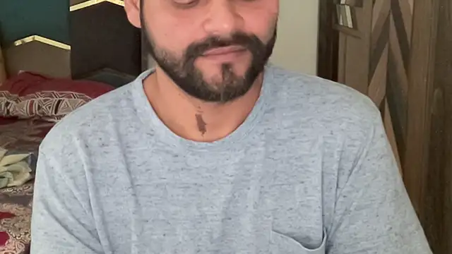 MakeMeAwareAah's cam snapshot