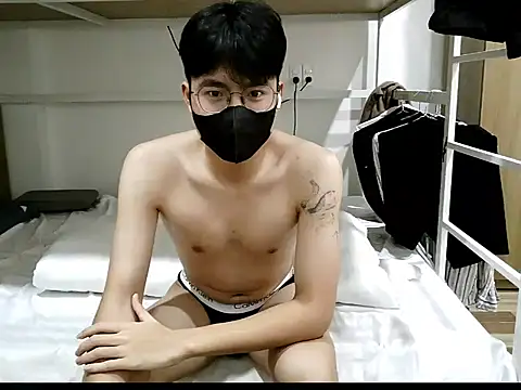 Gwencloudy live sex cam