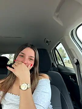 DoriDeluxe66 live sex cam