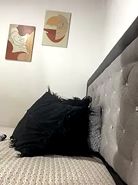 Melanyprada live sex cam