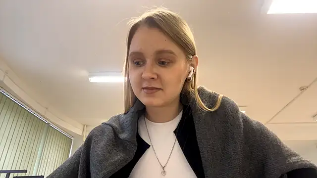 PaulitaSolow live sex cam