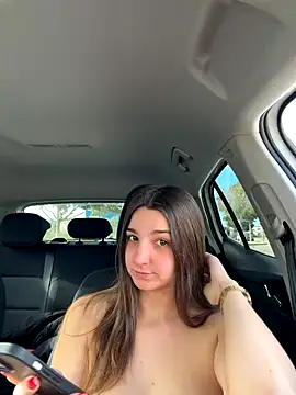 DoriDeluxe66 live sex cam