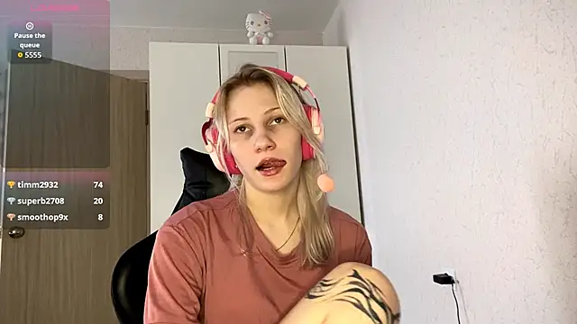 FoxySable live sex cam