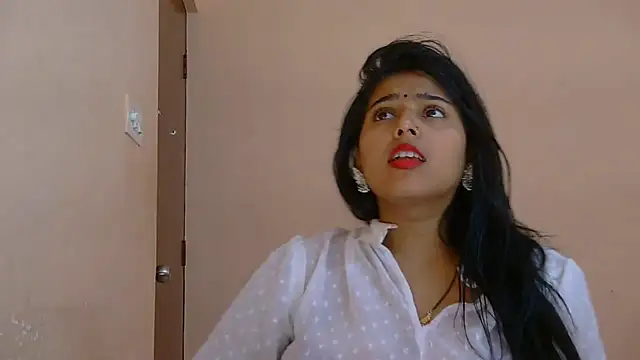 Cute-Simmi69 live sex cam