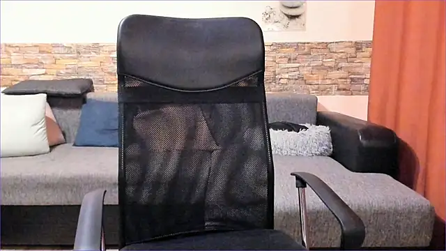 HotHunkTrainer live sex cam