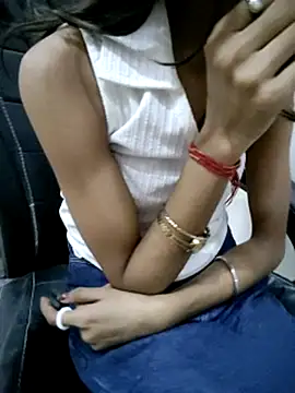 -AYUSHI01's cam snapshot