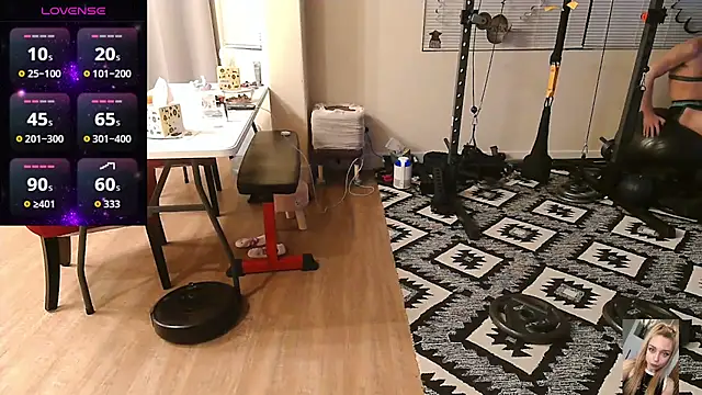 Blondiewithanass live sex cam