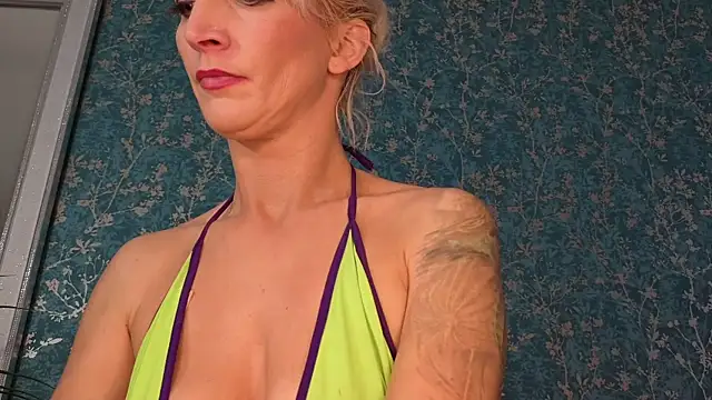 SereneXX live sex cam