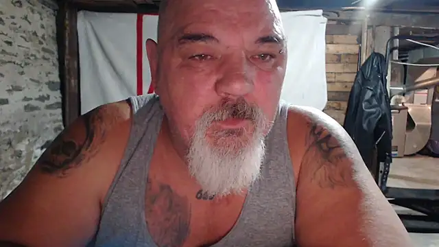 Newfiesausage1972 live sex cam